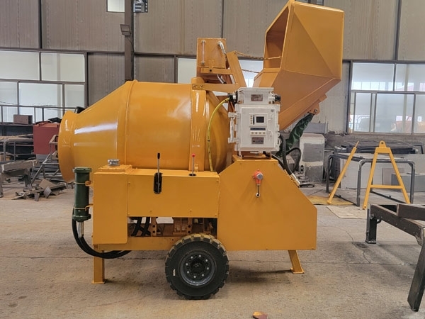 礦用濕噴臺(tái)車(chē)，礦用混凝土泵，礦用攪拌機(jī)發(fā)貨